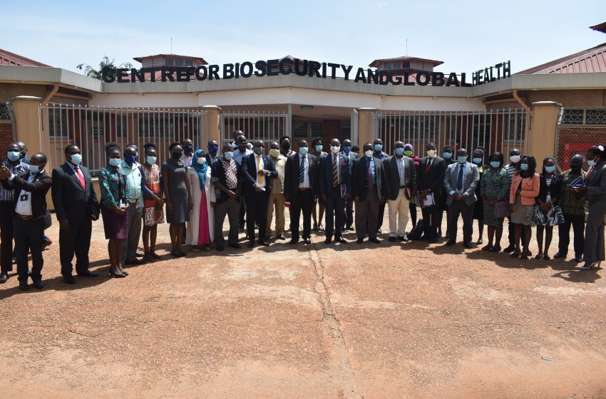  Monitoring Antimicrobials usage in Livestock Farming in Uganda: Research and Systems Project Launched